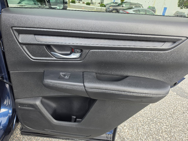 Used 2025 Honda CR-V LX image 17