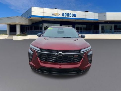 Used 2025 Chevrolet Trax RS w/ Driver Confidence Package image 9