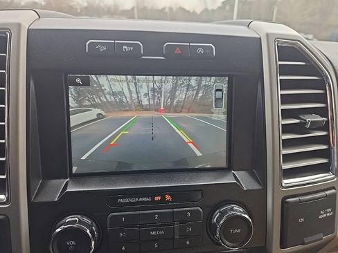 Used 2015 Ford F150 Lariat image 5