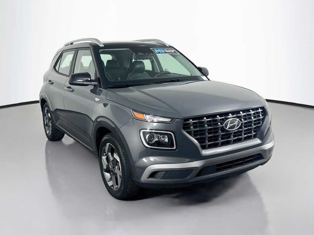 Certified 2024 Hyundai Venue Limited FWD image 3