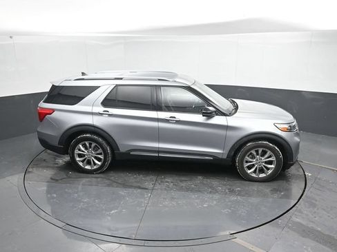 Used 2022 Ford Explorer Limited w/ Equipment Group 301A AWD/4WD image 44
