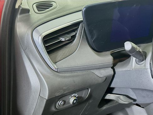 Used 2024 Buick Encore GX Sport Touring FWD image 17