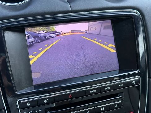 Used 2013 Jaguar XJ RWD image 38