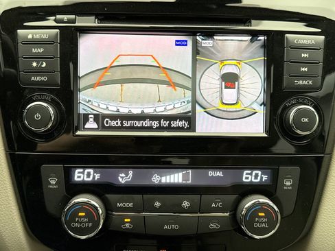 Used 2022 Nissan Rogue Sport SL w/ Premium Package FWD image 23