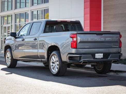 Used 2019 Chevrolet Silverado 1500 Custom w/ Custom Convenience Package AWD/4WD image 6