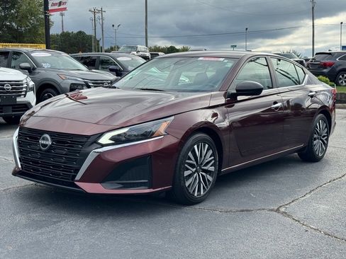 Certified 2024 Nissan Altima 2.5 SV image 7