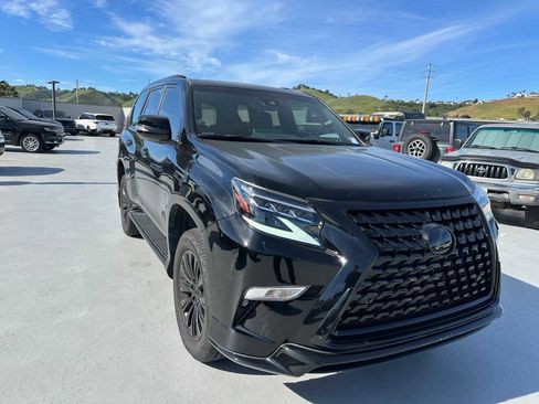 Used 2022 Lexus GX 460 Premium w/ Accessory Package image 11