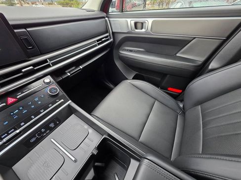 Used 2025 Hyundai Santa Fe SEL image 31
