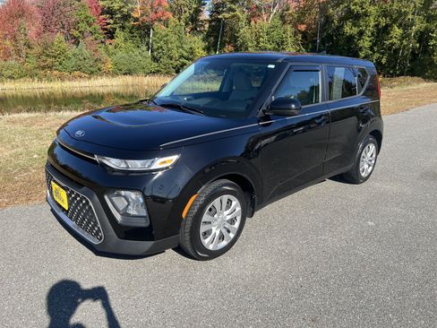 Used 2020 Kia Soul LX image 4