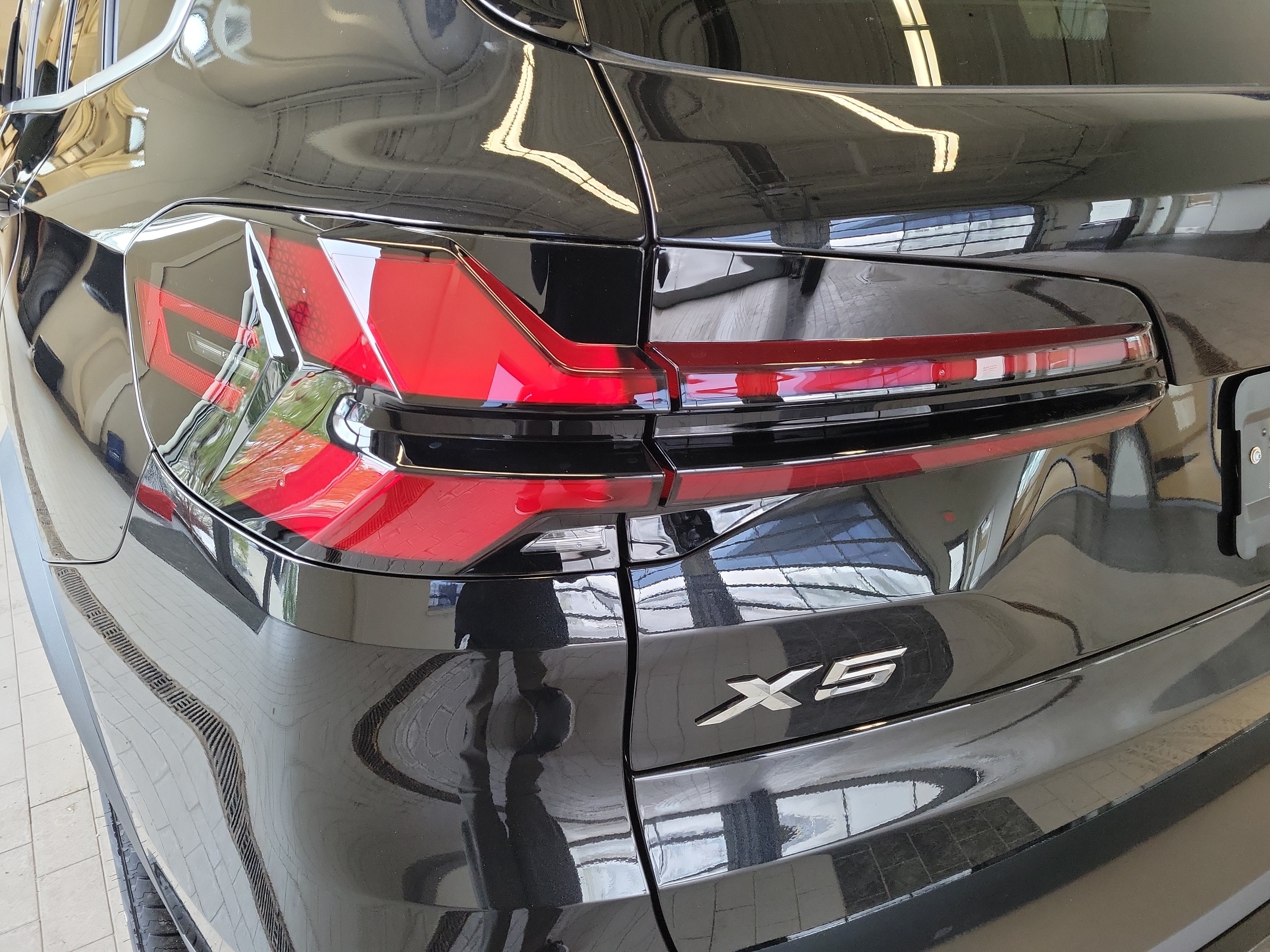 Used 2026 BMW X5 xDrive40i AWD/4WD image 11