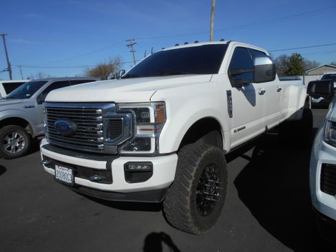 Used 2021 Ford F350 Platinum image 1