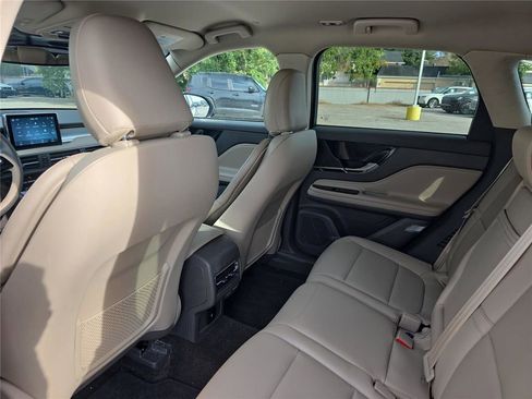 Used 2022 Lincoln Corsair Standard image 11