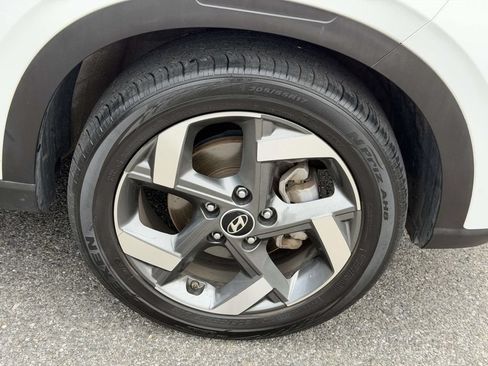 Certified 2023 Hyundai Venue SEL w/ Cargo Package FWD image 9