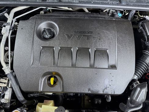 Used 2018 Toyota Corolla L image 38