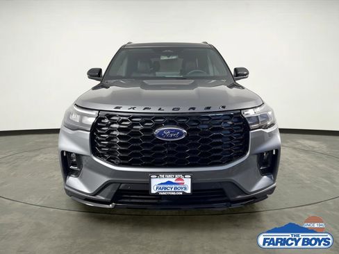 Used 2025 Ford Explorer ST-Line w/ Premium Package image 5
