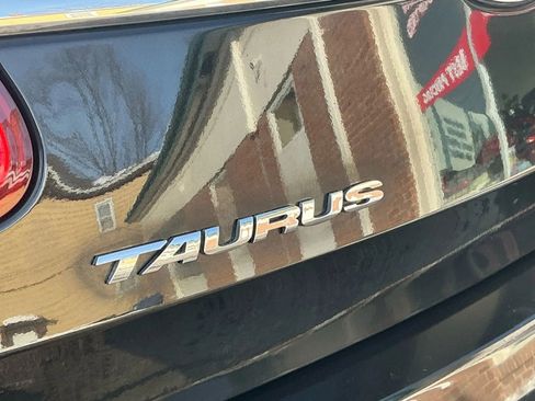 Used 2010 Ford Taurus SEL image 7