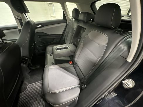 Used 2023 Volkswagen Taos SE FWD image 14