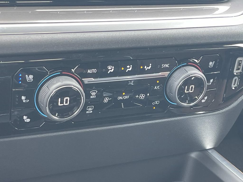 New 2026 Chevrolet Silverado 2500 High Country w/ High Country Premium Package AWD/4WD image 22