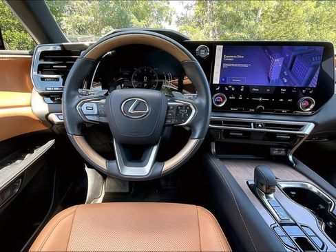 Used 2024 Lexus RX 350 Premium w/ Accessory Package (Z1) AWD/4WD image 8