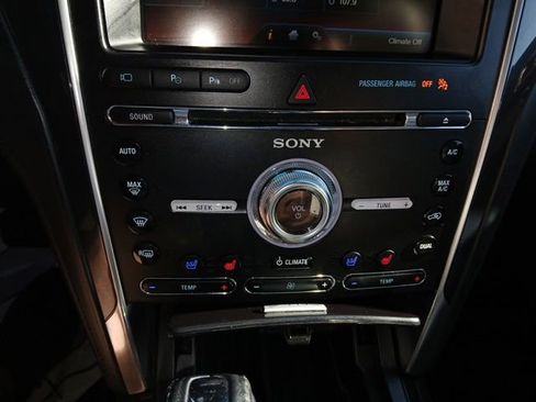 Used 2016 Ford Explorer Platinum image 23