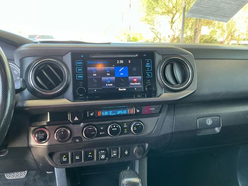 Used 2018 Toyota Tacoma TRD Pro AWD/4WD image 12