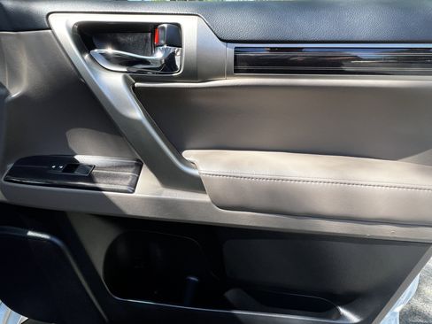 Used 2020 Lexus GX 460 Luxury w/ Accessory Package image 43