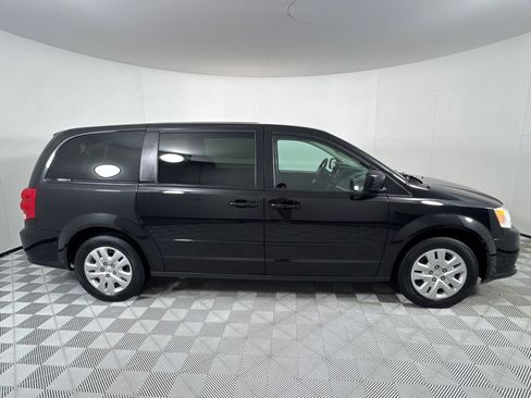 Used 2017 Dodge Grand Caravan SE w/ Power Window Group image 4