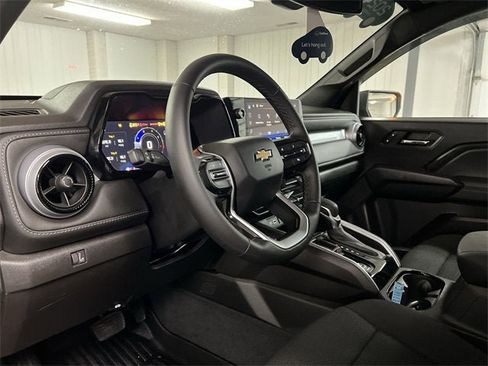 Certified 2024 Chevrolet Colorado LT w/ LT Convenience Package II image 10