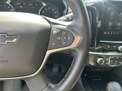 Used 2023 Chevrolet Traverse RS FWD image 23