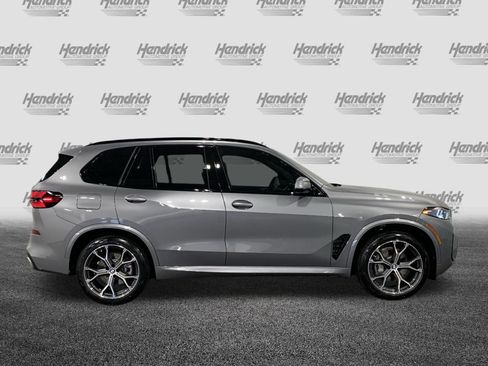 Used 2026 BMW X5 sDrive40i w/ M Sport Package RWD image 9