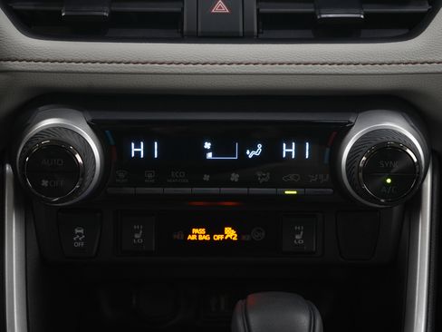 Used 2025 Toyota RAV4 XLE w/ Convenience Package image 19
