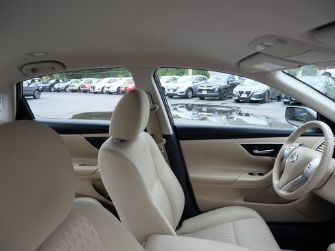 Used 2017 Nissan Altima 2.5 S w/ Power Driver Seat Package FWD image 28