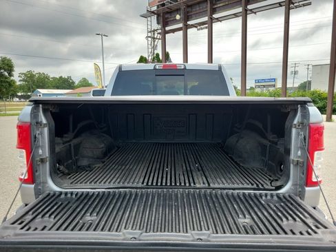 Used 2019 RAM 1500 Big Horn AWD/4WD image 9