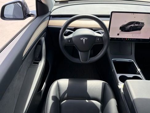 Used 2023 Tesla Model Y Long Range image 10
