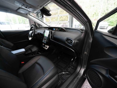 Used 2018 Toyota Prius Prime Advanced FWD image 25