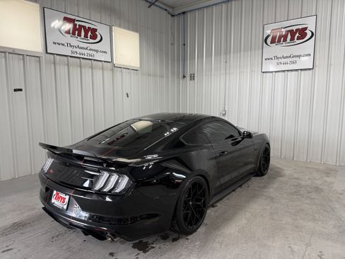 Used 2017 Ford Mustang GT w/ Black Accent Package RWD image 3