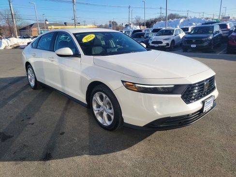 Used 2025 Honda Accord LX image 10