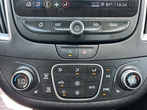 Used 2025 Chevrolet Malibu LT FWD image 28