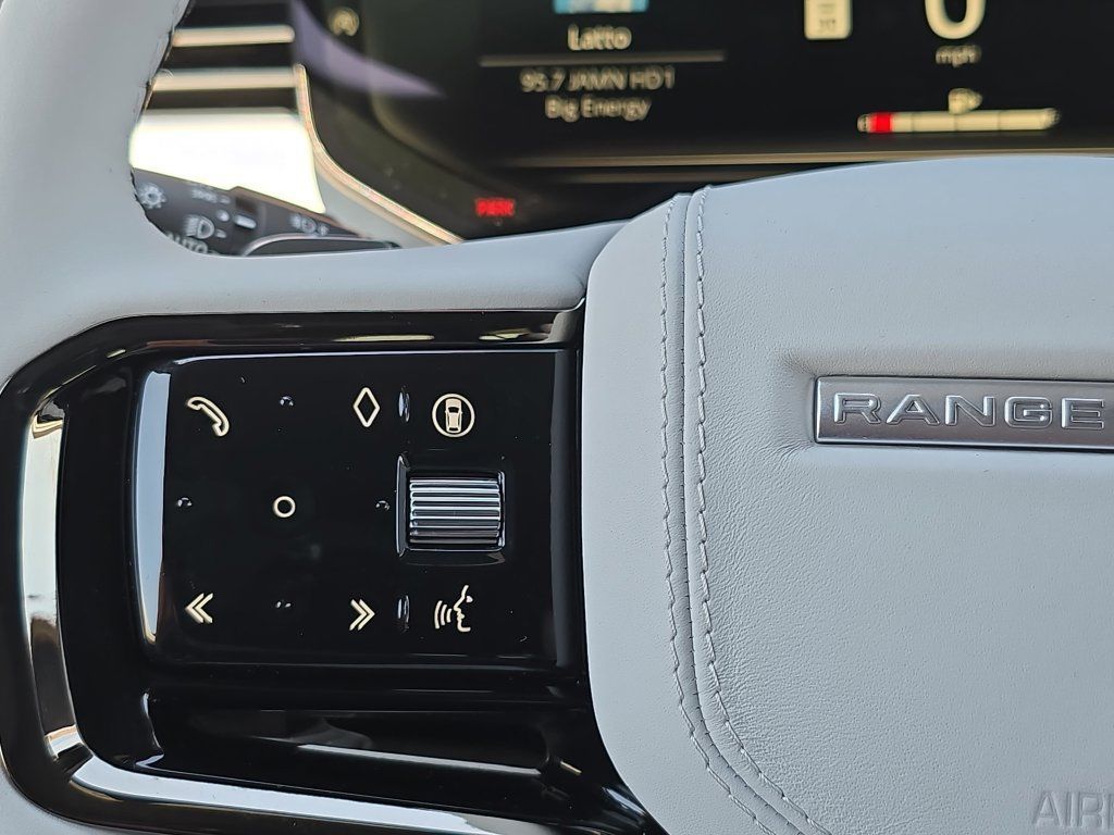 New 2025 Land Rover Range Rover Sport Dynamic SE AWD/4WD image 18