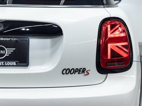 Used 2024 MINI Cooper S w/ Signature Upholstery Package FWD image 8