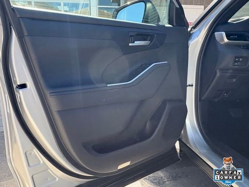 Certified 2025 Toyota Highlander XSE image 14