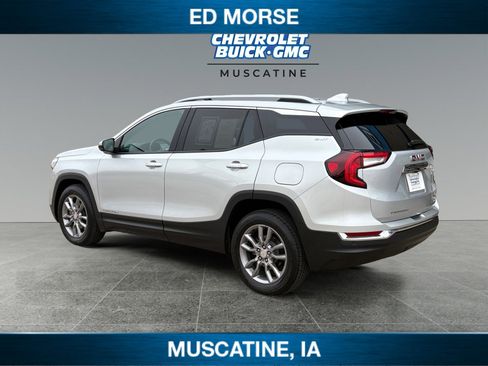 Used 2022 GMC Terrain SLT w/ Infotainment Package II image 3