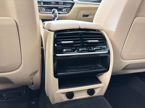 Used 2018 BMW 530e w/ Premium Package 2 image 31