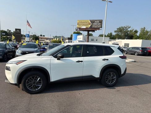 Used 2023 Nissan Rogue S AWD/4WD image 5