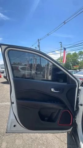 Used 2021 Jeep Compass Trailhawk AWD/4WD image 7