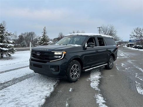 New 2025 Ford Expedition Max Active image 2