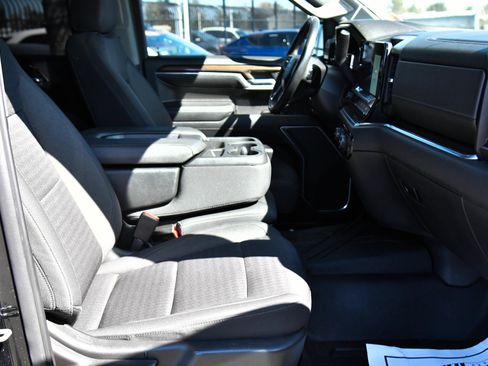 Used 2022 Chevrolet Silverado 1500 LT AWD/4WD image 48