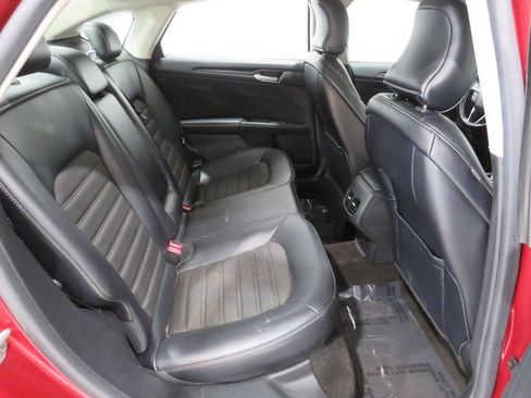 Used 2018 Ford Fusion SE w/ Equipment Group 201A FWD image 11