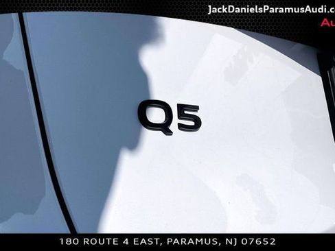 Used 2025 Audi Q5 Premium w/ Convenience Package image 21