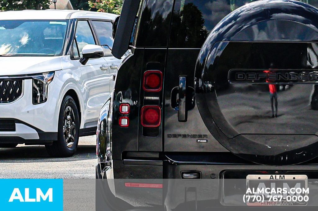 Used 2023 Land Rover Defender 130 X-Dynamic SE AWD/4WD image 12